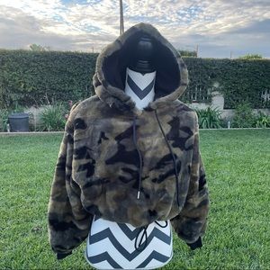 Forever 21 ❣️ women & juniors Size : Small , only worn once. Super Comfy ! 😍😍